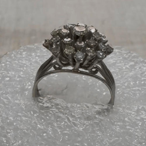 Chuveiro em platina com diamantes